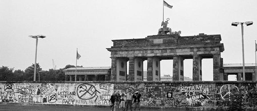 how long was the berlin wall